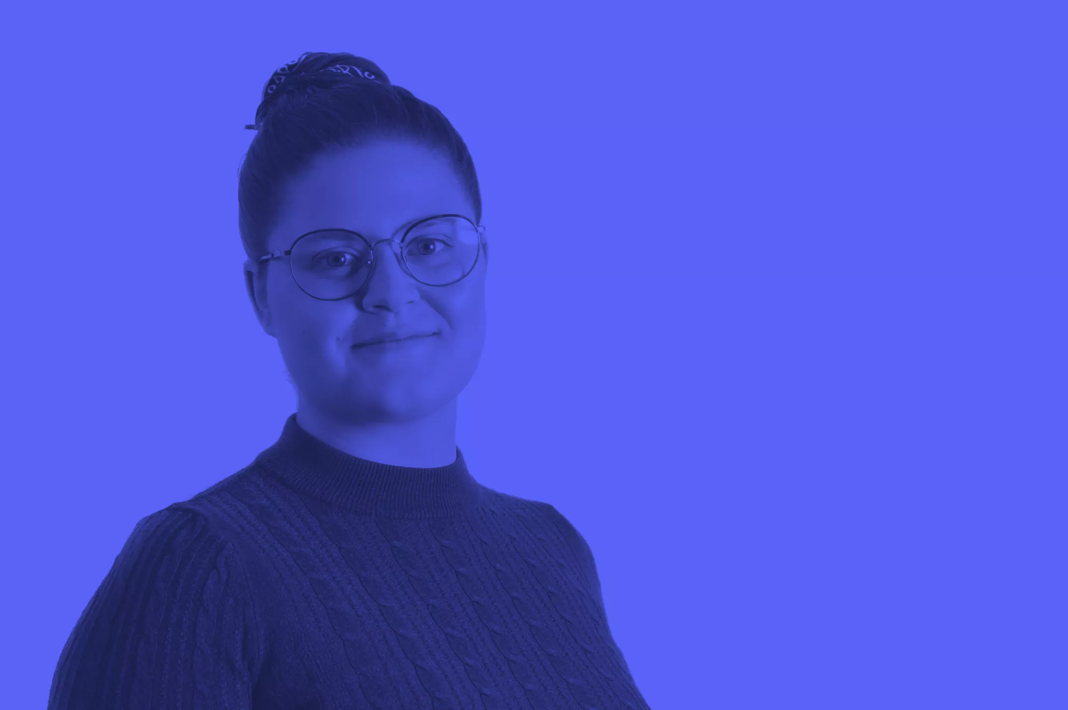 Laura Morran with a blue filter
